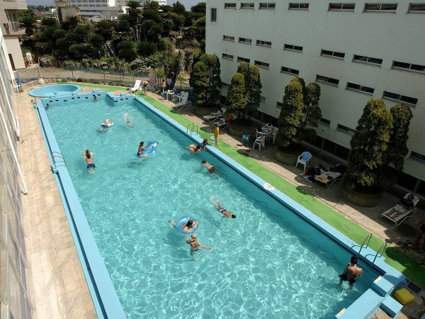 南国ホテルは夏場のプール無料
