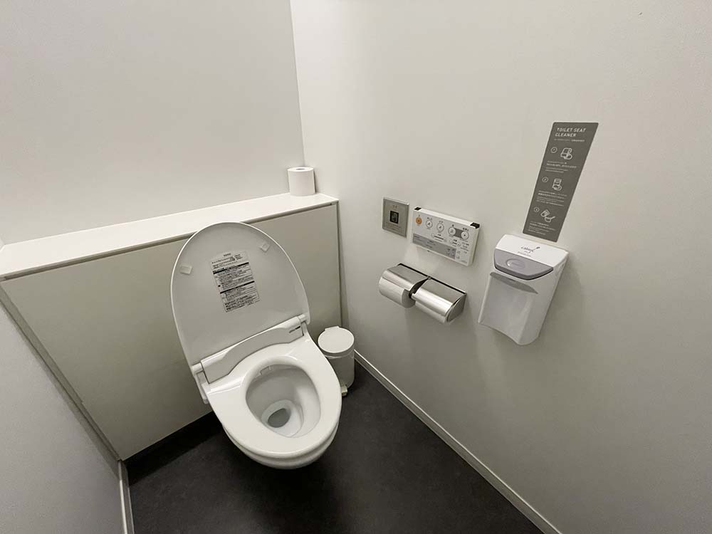 ナインアワーズ成田空港内のトイレ