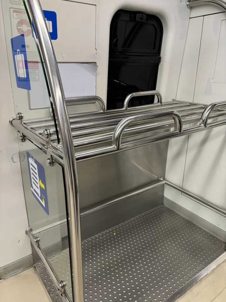 AREX普通の荷物置き場